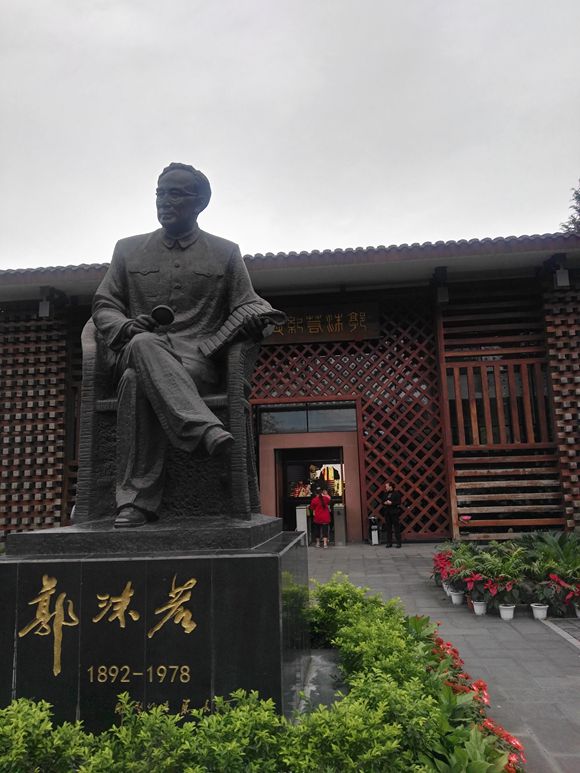 塑像照_副本.jpg